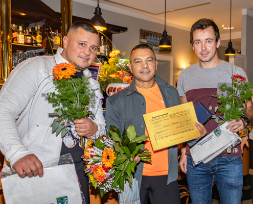 Trainer des Jahres Wesselin Russev mit seinen Trainerkollegen Tarik Aydin (l.) vom FC 98 und Christian Grochowski (r.) vom SV Stahl.